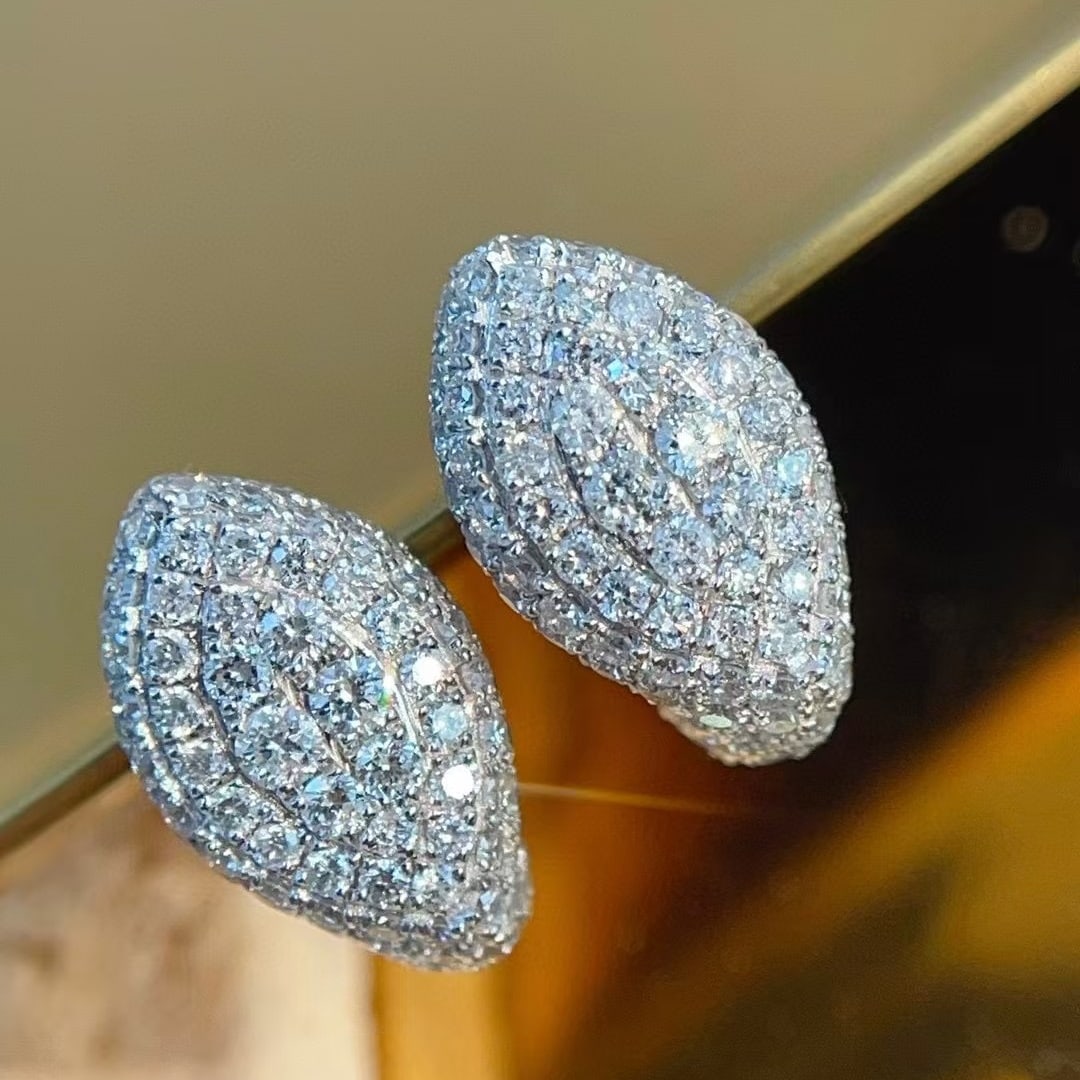 14k Gold 1 Ct Natural H Diamond Earrings: Ref:230969114 // gold content:14k gold // main gemstone:diamond // shape:round // carat weight:1ct // clarity grade:vs-si // color:h // treatment:natural // cut grade:g // Condition: New Low