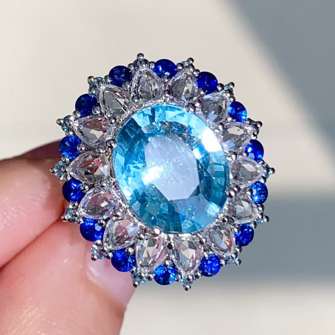 14k Gold 4.3 Ct Natural Aquamarine Ring: Ref:230969125 // gold content:14k gold // ring size:7. 25us // // main gemstone:aquamarine // shape:oval // carat weight:4. 3ct // color:santa maria color // treatment:natural // Condition: New Low