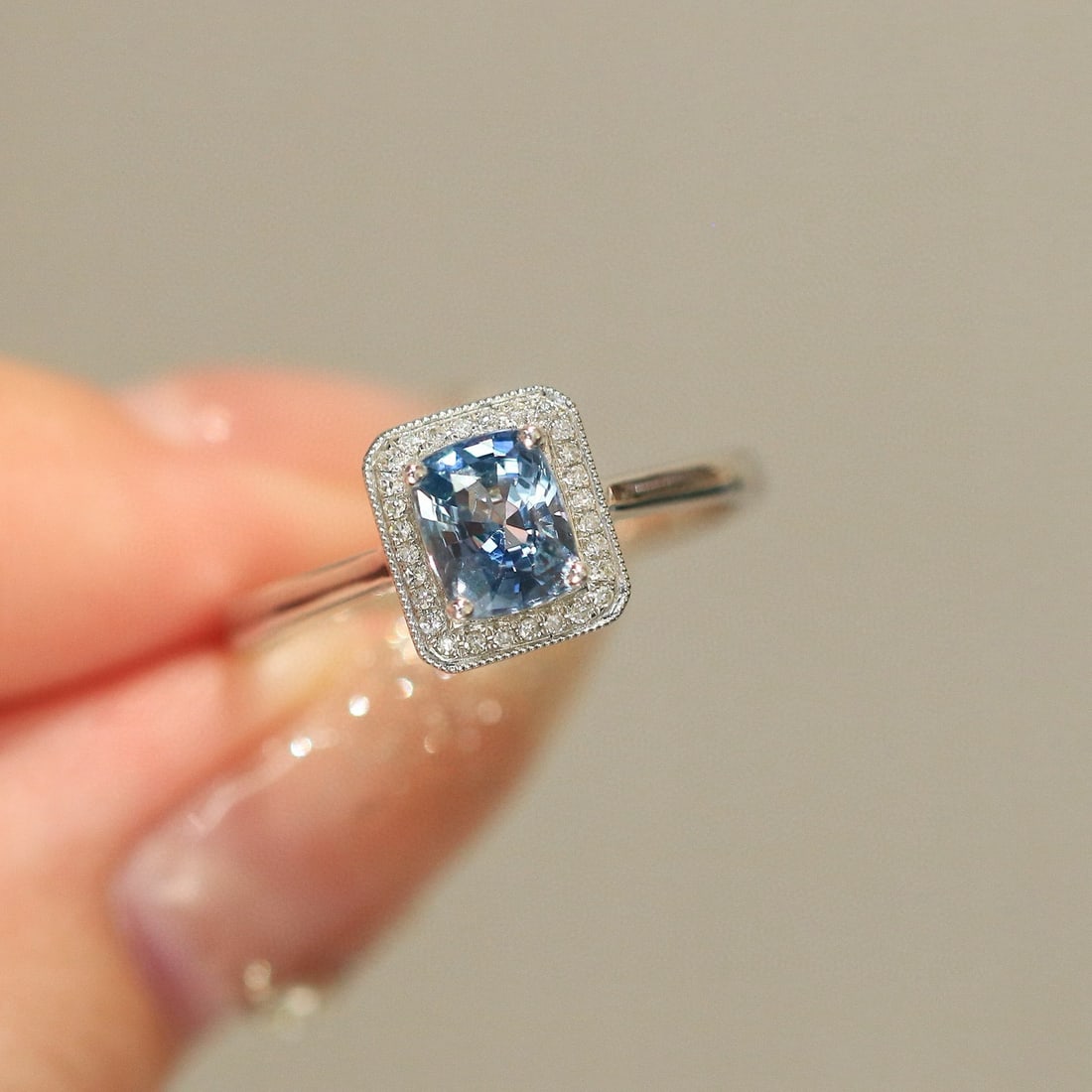 14k Gold 0.88 Ctw Natural Aquamarine & Diamond Ring - 6
