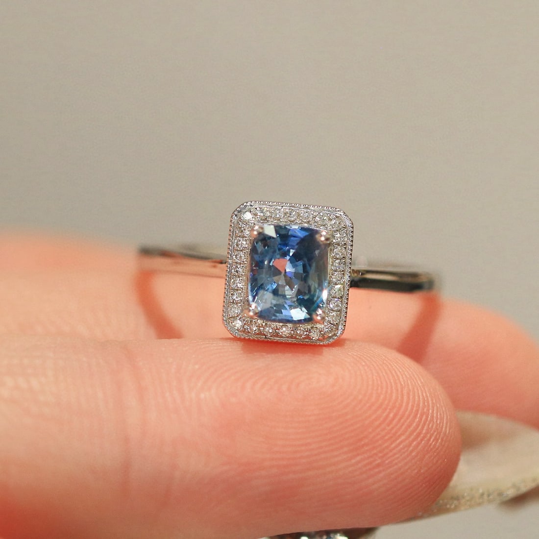 14k Gold 0.88 Ctw Natural Aquamarine & Diamond Ring - 7