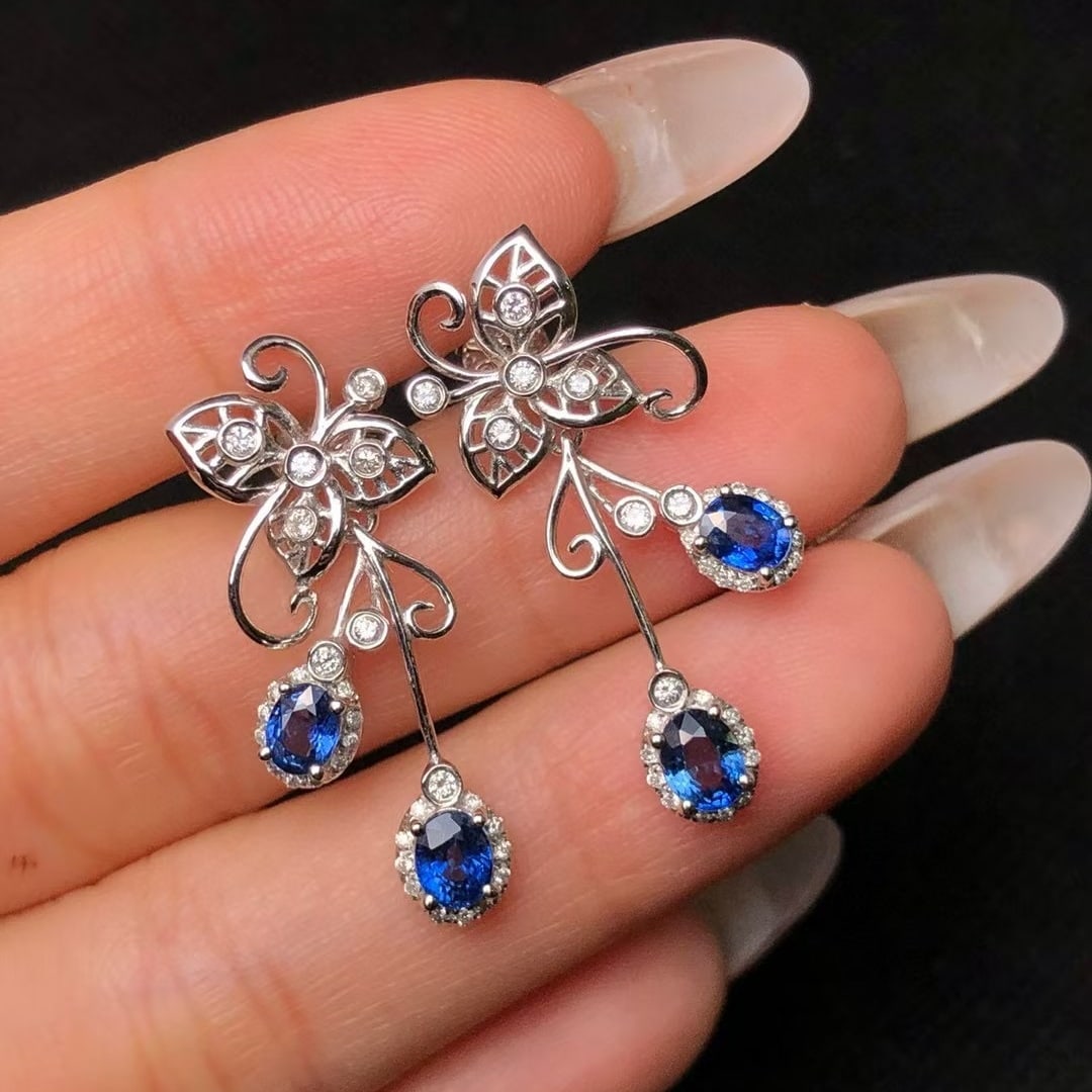 14k Gold 2.04 Ctw Natural Sapphire & Diamond Earrings: Ref:230969246 // gold content:14k gold // main gemstone:sapphire // shape:oval // carat weight:1. 67ct // color:blue // treatment:natural // // adjacent gemstone 2 : diamond // shape:round // carat
