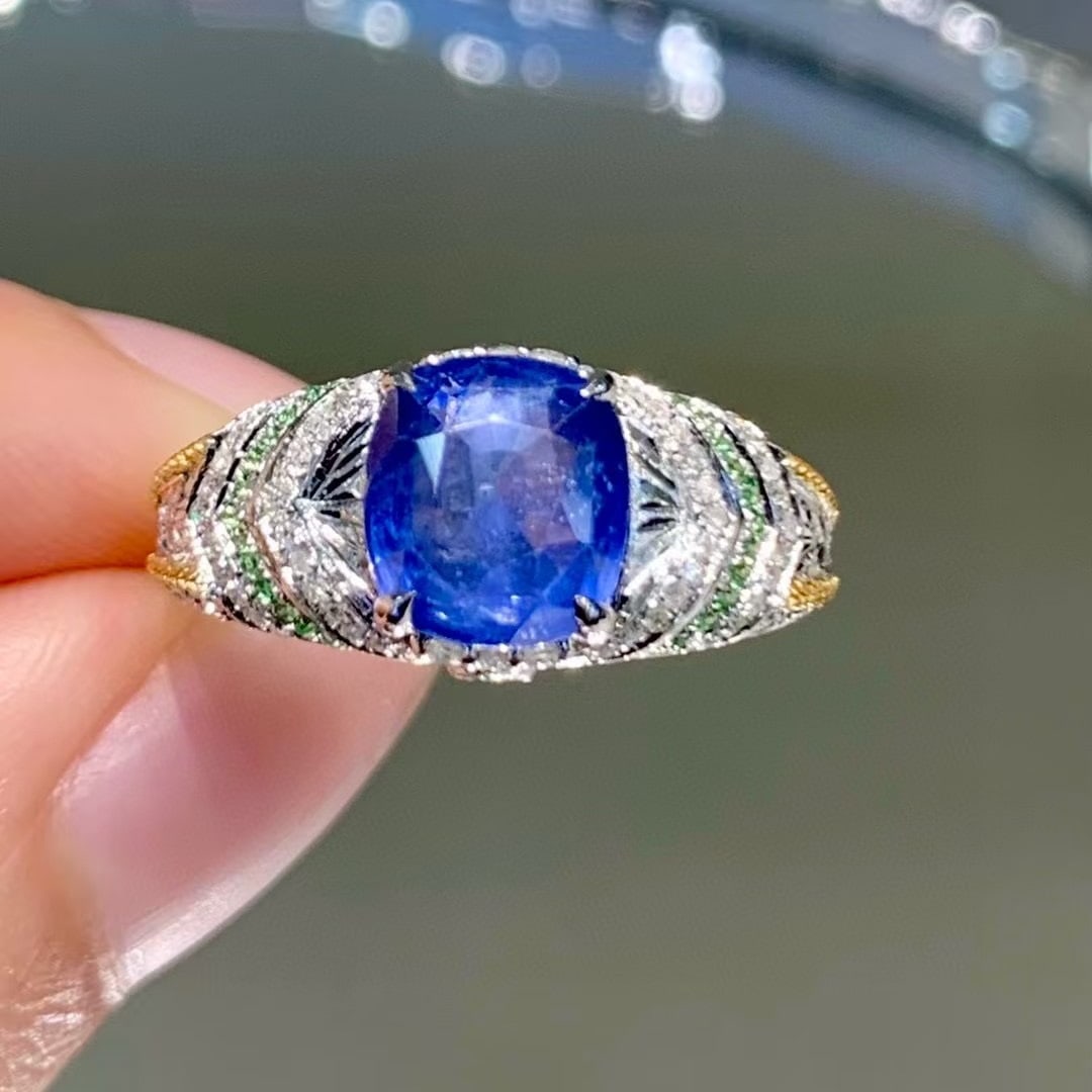 14k Gold 2.8 Ct Natural Sapphire & Diamond Ring: Ref:230969195 // gold content:14k gold // ring size:7. 25us // // main gemstone:sapphire // shape:cushion // carat weight:2. 8ct // color:cornflower blue // treatment:natural // // adjacent gemstone