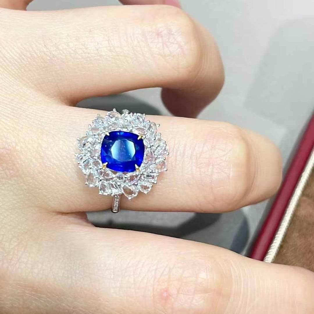 14k Gold 2.1 Ct Natural Sapphire & Sapphire & Diamond Ring - 4