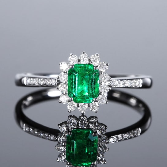 14k Gold 0.73 Ctw Vivid Green Natural Emerald & Diamond Ring: Ref:230970026 // gold content:14k gold // ring size:7. 25us // // main gemstone:emerald // shape:octagonal // carat weight:0. 53ct // color:vivid green // treatment:natural // // adjacent gemstone 2