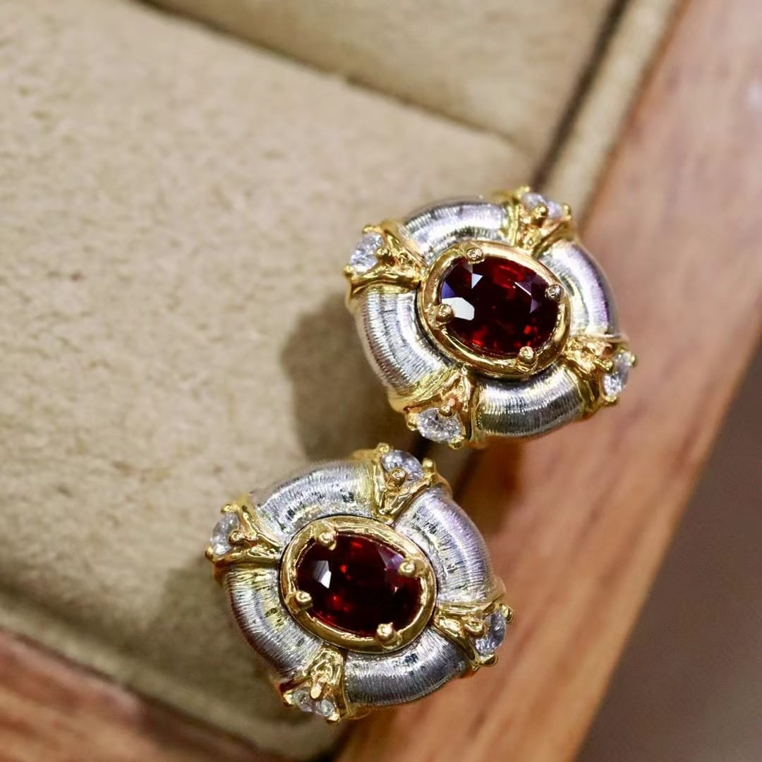 14k Gold 0.57 Ctw Natural Ruby & Diamond Earrings: Ref:230970273 // gold content:14k gold // main gemstone:ruby // shape:oval // carat weight:0. 45ct // color:red // treatment:natural // // adjacent gemstone 2 : diamond // shape:round // carat