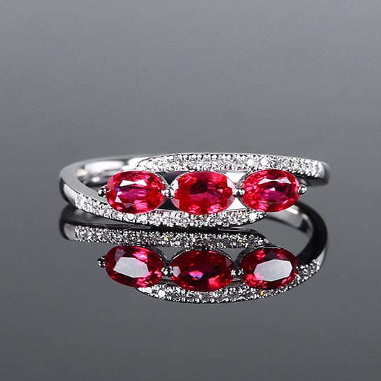 14k Gold 0.95 Ctw Natural Ruby & Diamond Ring: Ref:230970128 // gold content:14k gold // ring size:7. 25us // // main gemstone:ruby // shape:oval // carat weight:0. 86ct // color:pigeonblood red // treatment:natural // // adjacent gemstone 2 :