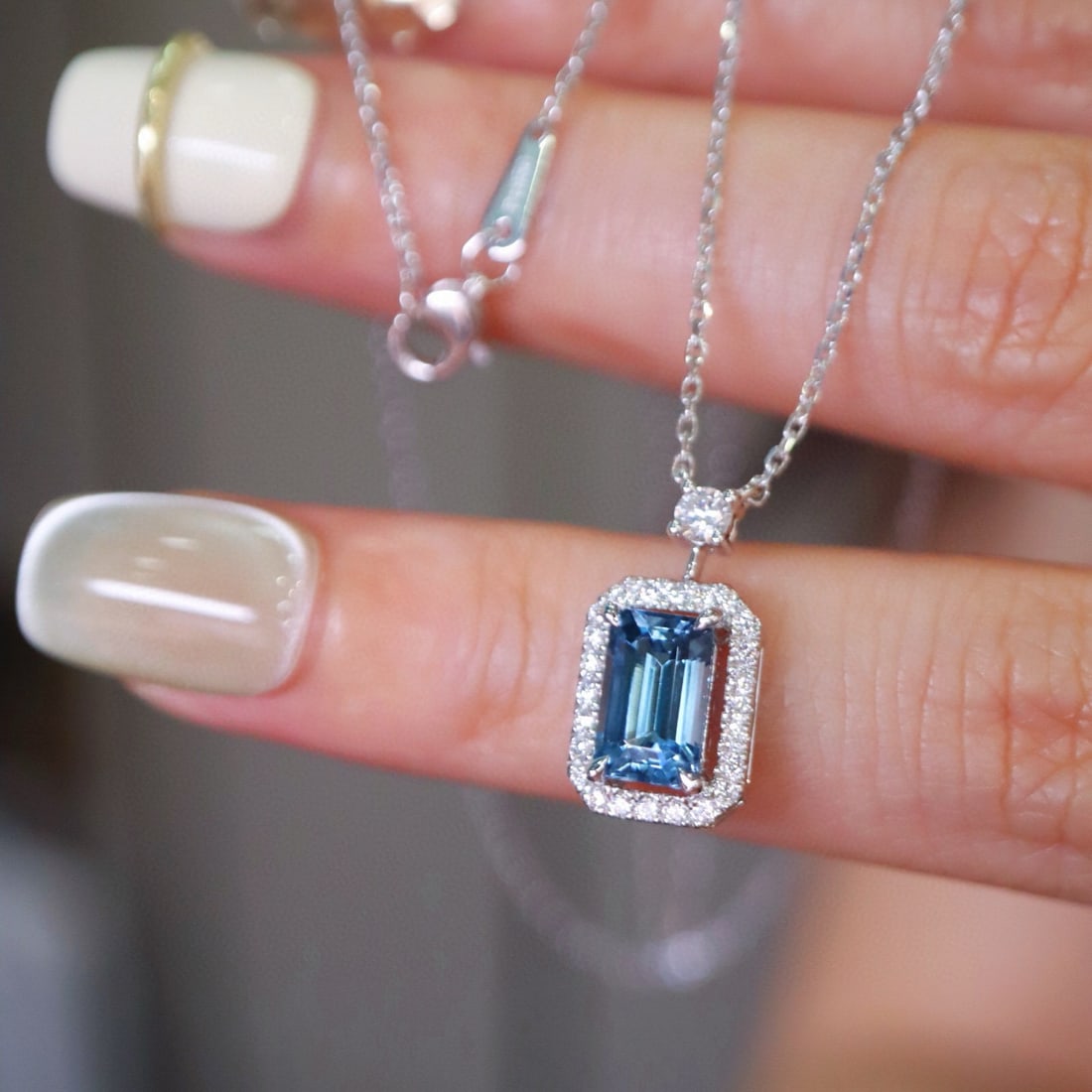 14k Gold 1.17 Ctw Natural Aquamarine & Diamond Necklace - 2