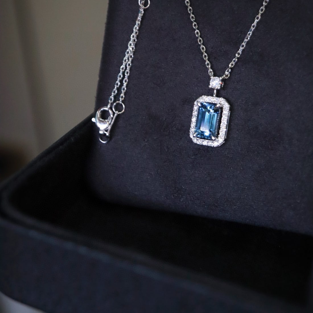 14k Gold 1.17 Ctw Natural Aquamarine & Diamond Necklace - 3
