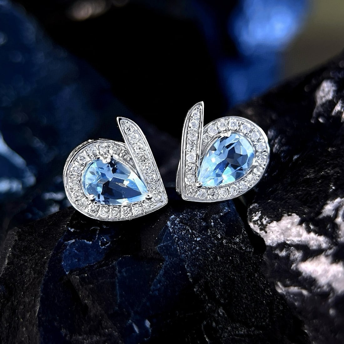 14k Gold 1.04 Ctw Natural Aquamarine & Diamond Earrings - 4