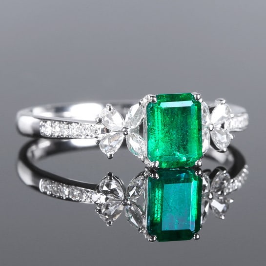 14k Gold 0.81 Ctw Vivid Green Natural Emerald & Diamond Ring - 3