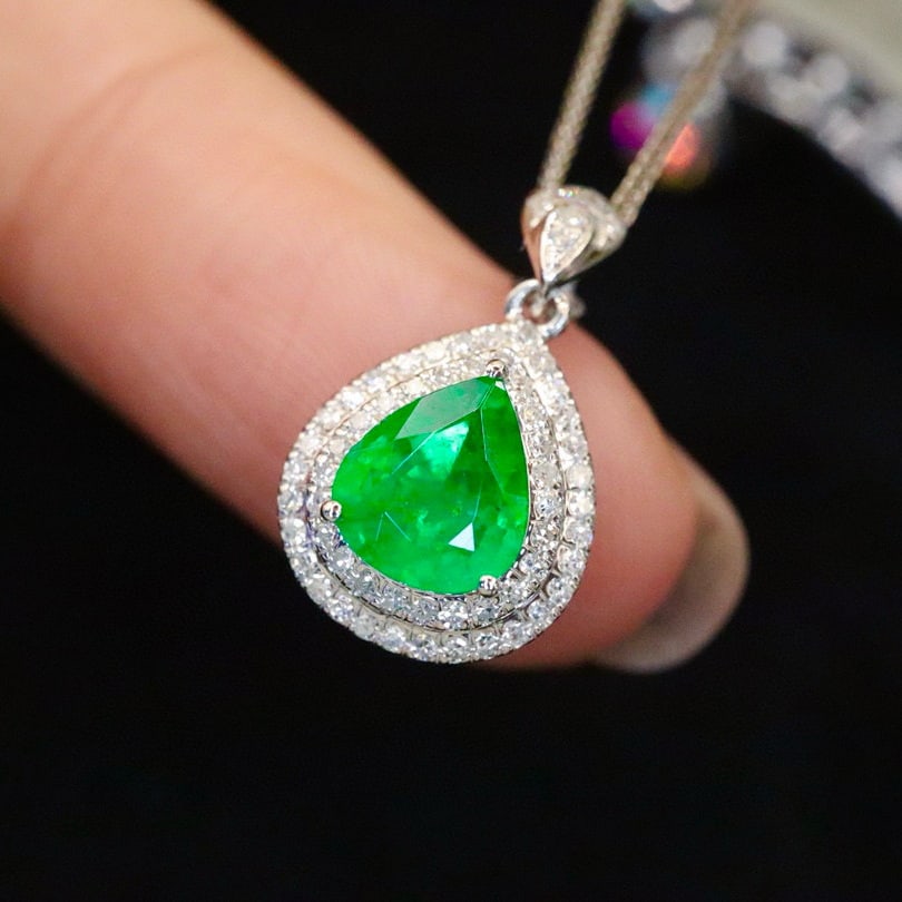 14k Gold 0.82 Ctw Vivid Green Natural Emerald & Diamond Pendant( Without Chain ) - 2
