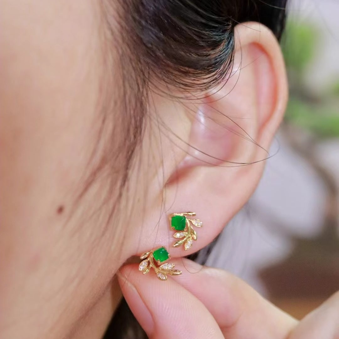 14k Gold 0.40 Ctw Vivid Green Natural Emerald & Diamond Earrings - 4