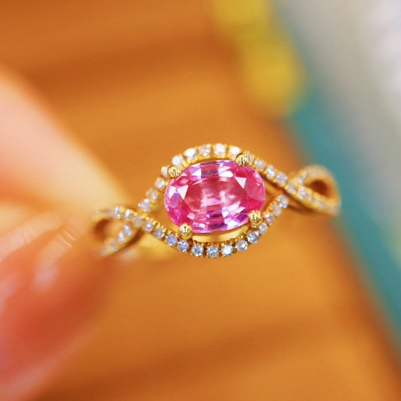 14k Gold 1.18 Ctw Natural Padparadscha Sapphire & Diamond Ring: Ref:230970338 // gold content:14k gold // ring size:7. 25us // // main gemstone:padparadscha sapphire // shape:oval // carat weight:1. 00ct // color:orangish pink // treatment:natural // // adjacent