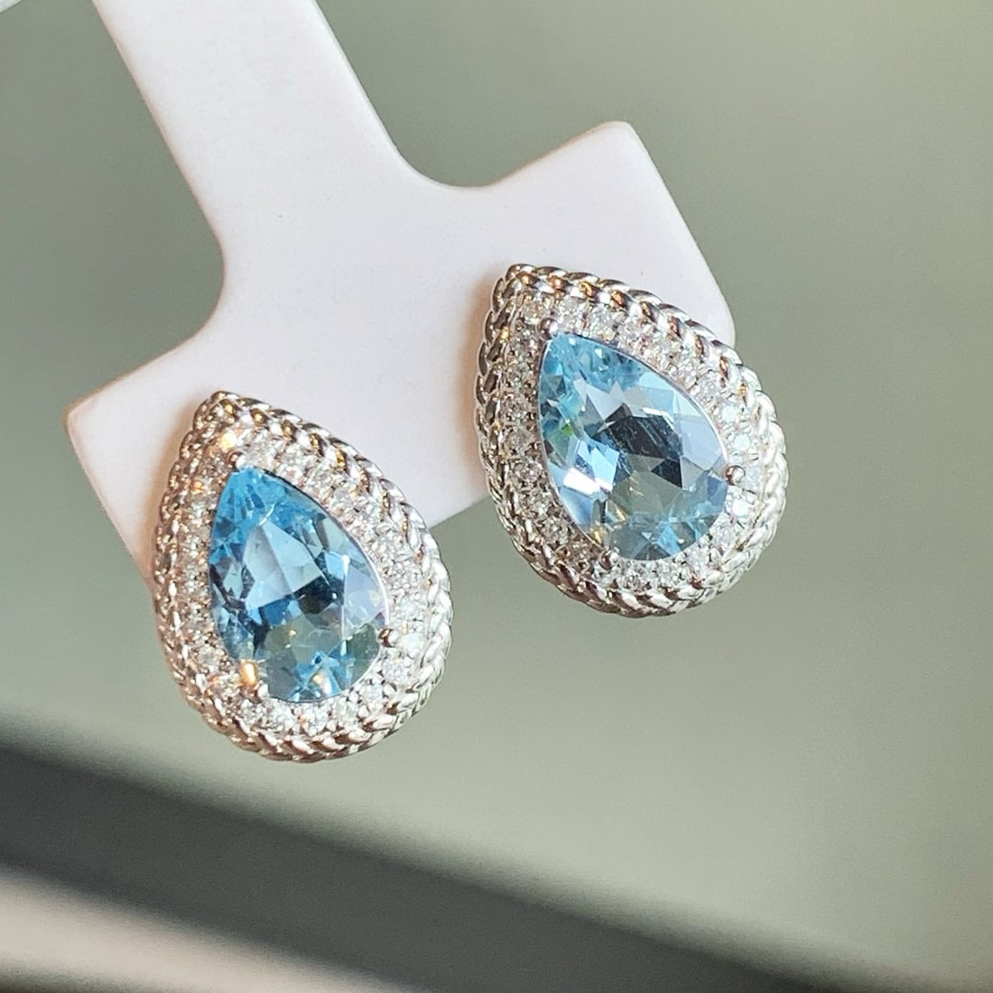 14k Gold 2.24 Ctw Natural Aquamarine & Diamond Earrings - 3