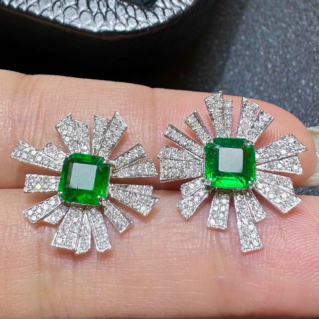 14k Gold 2.30 Ctw Vivid Green Natural Emerald & Diamond Earrings - 2