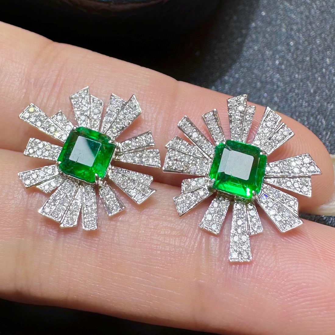 14k Gold 2.30 Ctw Vivid Green Natural Emerald & Diamond Earrings - 3