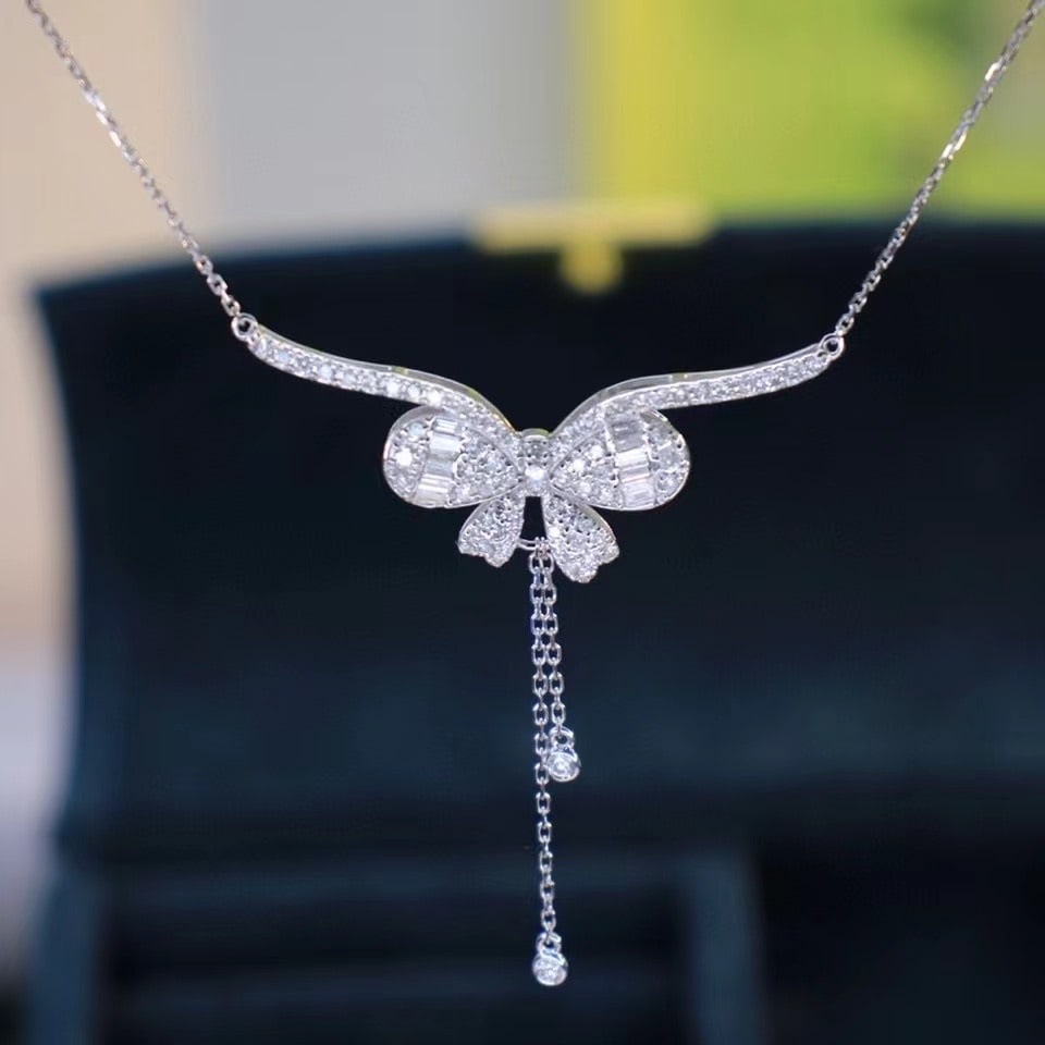 14k Gold 0.6 Ct Natural H Diamond Necklace: Ref:230971028 // gold content:14k gold // main gemstone:diamond // shape:multiply // carat weight:0. 6ct // clarity grade:vs-si // color:h // treatment:natural // High Estimate: 5300 Low Estimate: