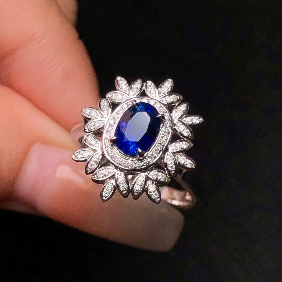 14k Gold 1.34 Ctw Vivid Blue Natural Sapphire & Diamond Ring: Ref:230971031 // gold content:14k gold // ring size:7. 25us // // main gemstone:sapphire // shape:oval // carat weight:1. 15ct // color:vivid blue // treatment:natural // // adjacent gemstone 2 :
