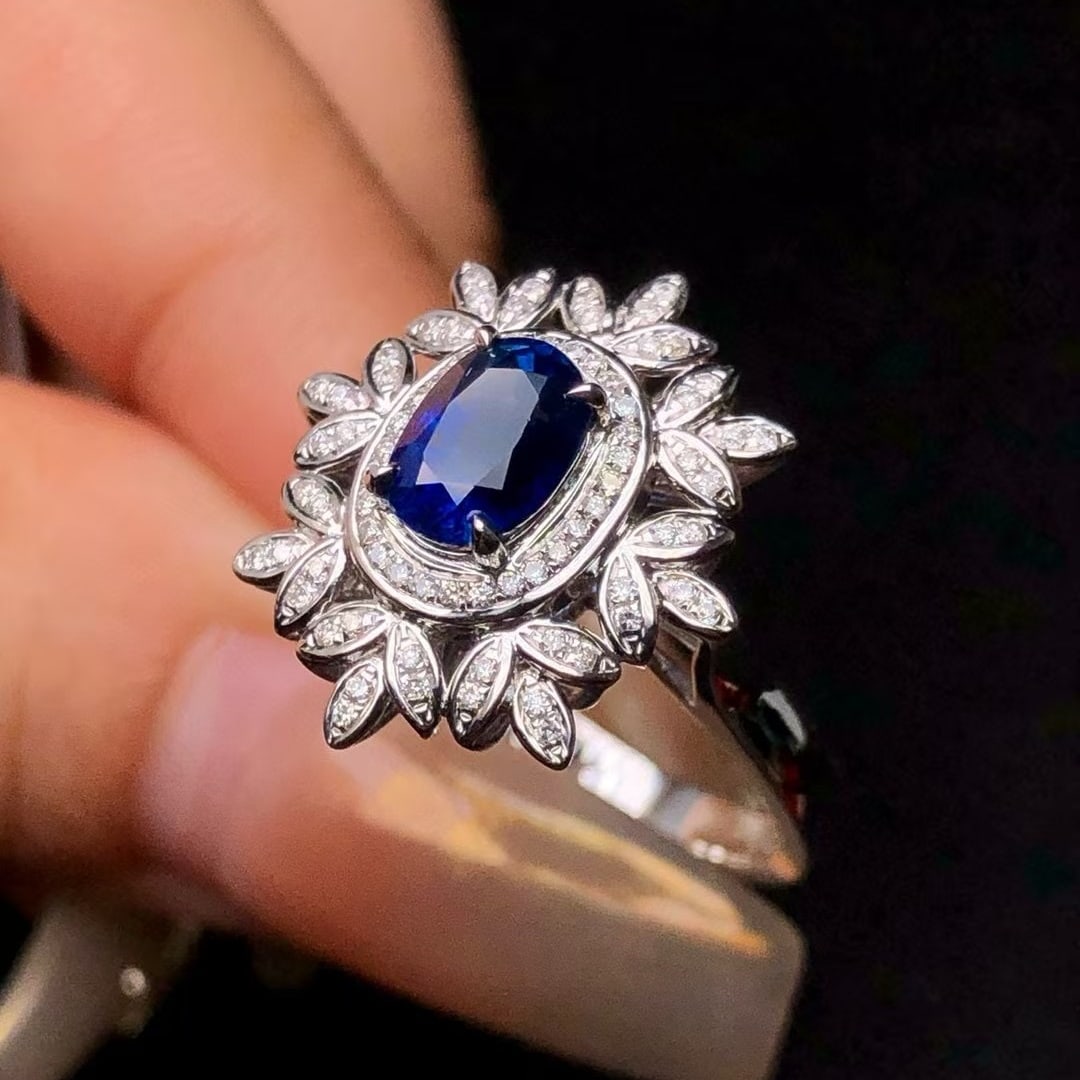 14k Gold 1.34 Ctw Vivid Blue Natural Sapphire & Diamond Ring - 2