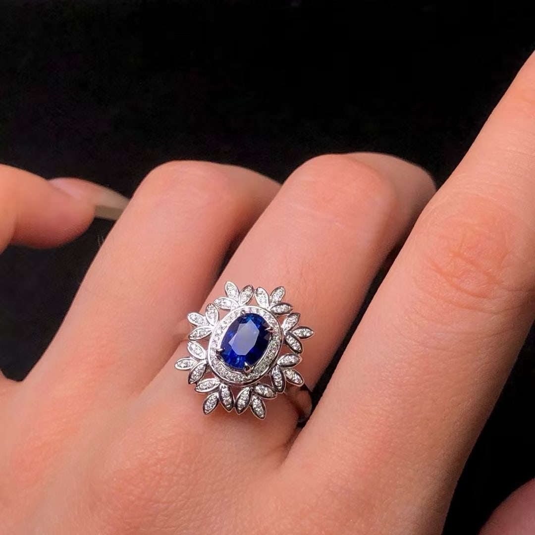 14k Gold 1.34 Ctw Vivid Blue Natural Sapphire & Diamond Ring - 3