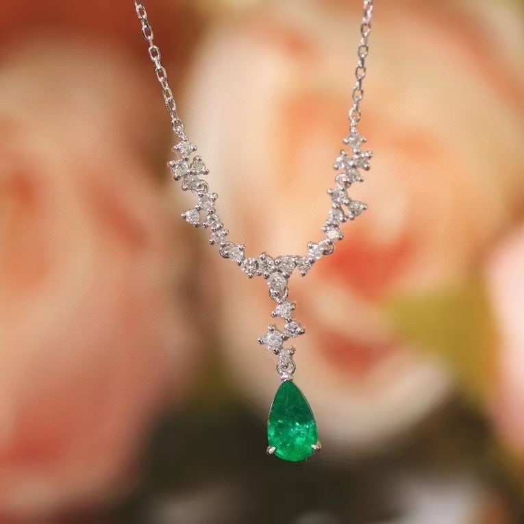 14k Gold 0.86 Ctw Natural Emerald & Diamond Necklace - 3