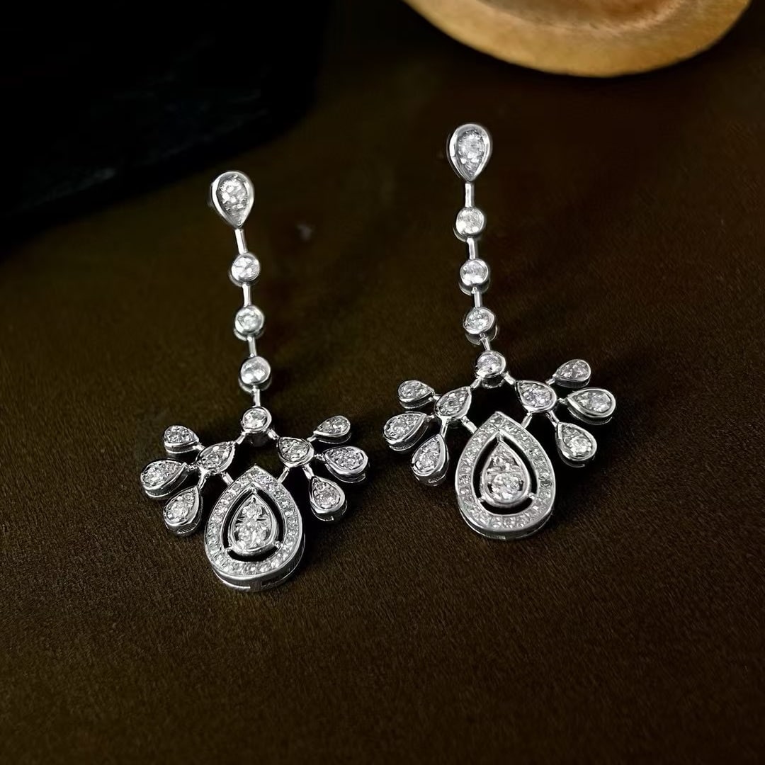 14k Gold 0.8 Ct Natural H Diamond Earrings: Ref:230971054 // gold content:14k gold // main gemstone:diamond // shape:round // carat weight:0. 8ct // clarity grade:vs-si // color:h // treatment:natural // cut grade:g // High Estimate: 5000 Low