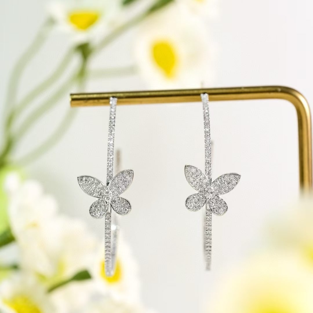 14k Gold 1 Ct Natural H Diamond & Butterfly Earrings: Ref:230971085 // gold content:14k gold // main gemstone:diamond // shape:round // carat weight:1ct // clarity grade:vs-si // color:h // treatment:natural // cut grade:g // High Estimate: 6300