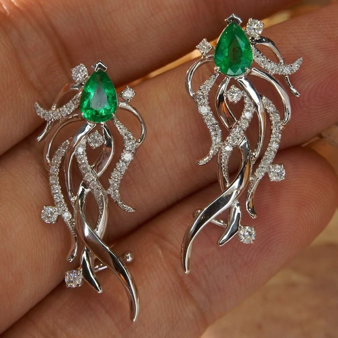 14k Gold 1.04 Ctw Vivid Green Natural Emerald & Diamond Earrings - 3