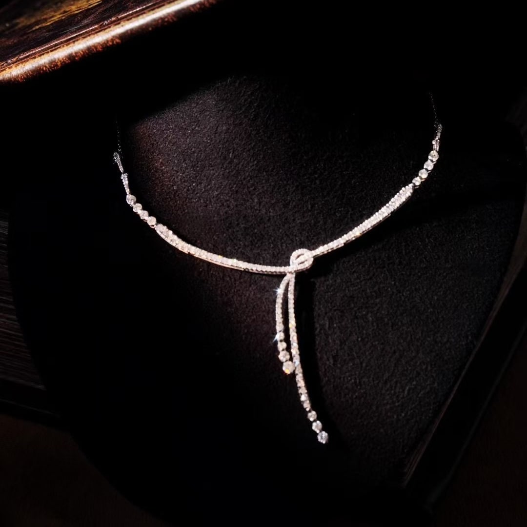 14k Gold 1.46 Ct Natural H Diamond Necklace: Ref:230971112 // gold content:14k gold // main gemstone:diamond // shape:round // carat weight:1. 46ct // clarity grade:vs-si // color:h // treatment:natural // cut grade:g // Low Estimate: 7000