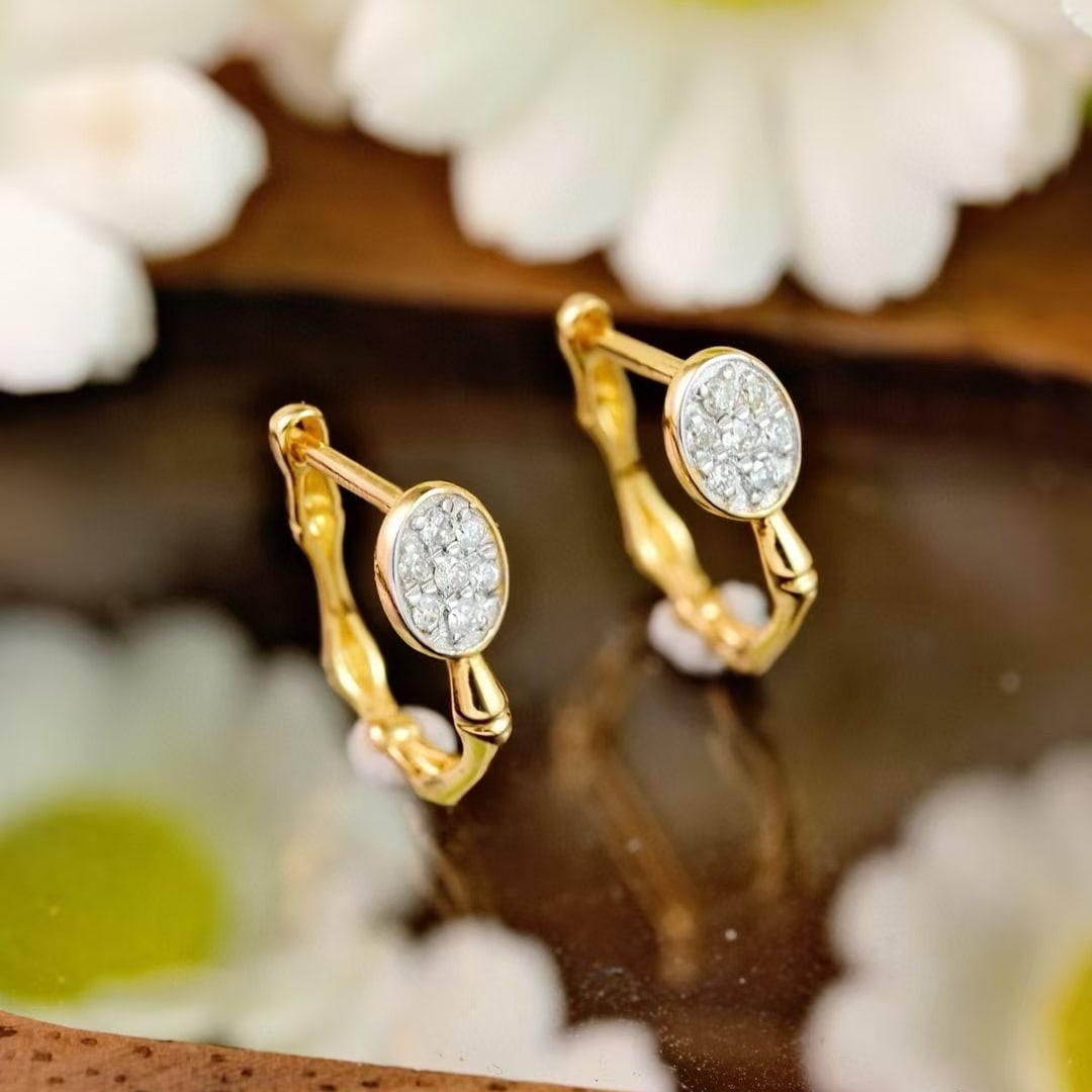 14k Gold 0.12 Ct Natural H Diamond Earrings: Ref:230971129 // gold content:14k gold // main gemstone:diamond // shape:round // carat weight:0. 12ct // clarity grade:vs-si // color:h // treatment:natural // cut grade:g // Low Estimate: 1300 High