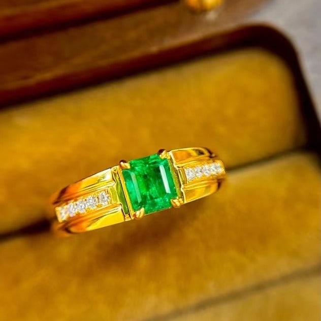 14k Gold 0.95 Ctw Natural Emerald & Diamond Ring: Ref:230971152 // gold content:14k gold // ring size:7. 25us // // main gemstone:emerald // shape:octagonal // carat weight:0. 85ct // color:green // treatment:natural // // adjacent gemstone 2 :