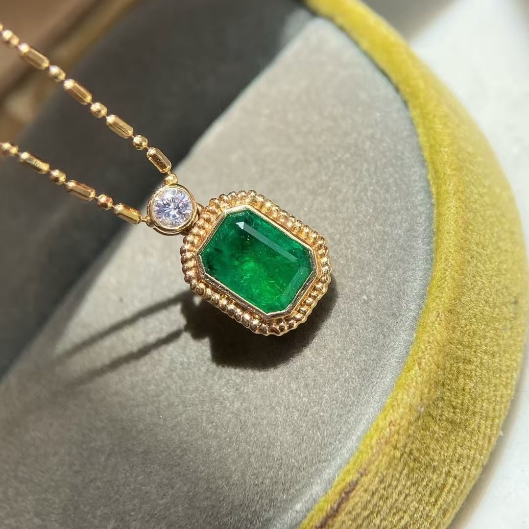 14k Gold 1.09 Ctw Vivid Green Natural Emerald & Diamond Necklace - 3