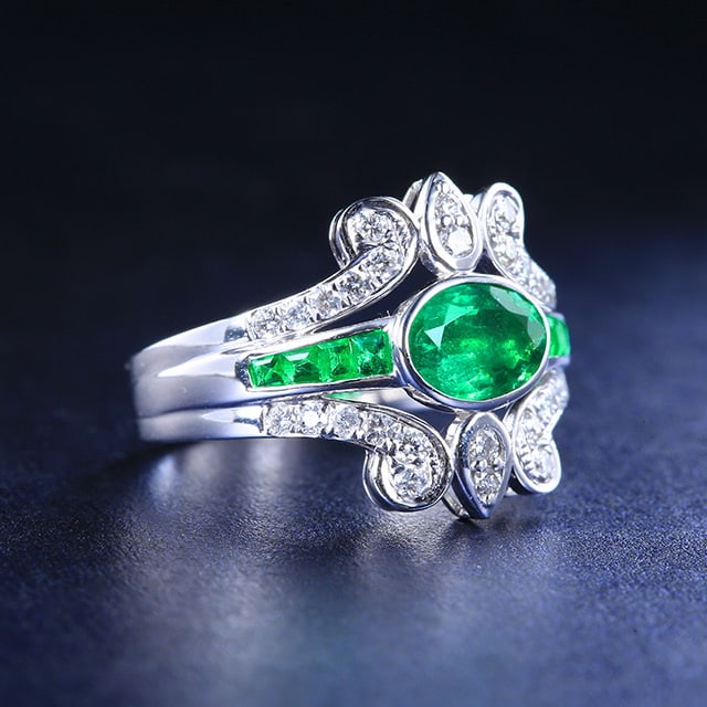 14k Gold 1.34 Ctw Vivid Green Natural Emerald & Diamond Ring - 2