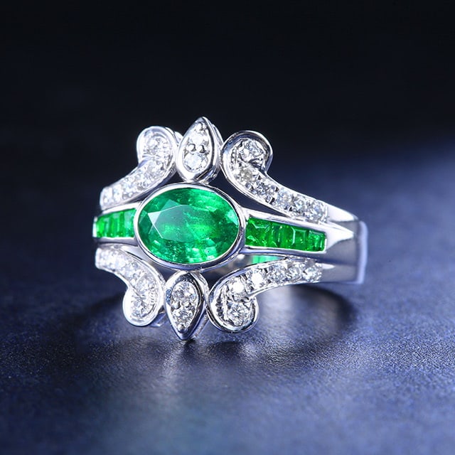 14k Gold 1.34 Ctw Vivid Green Natural Emerald & Diamond Ring - 3