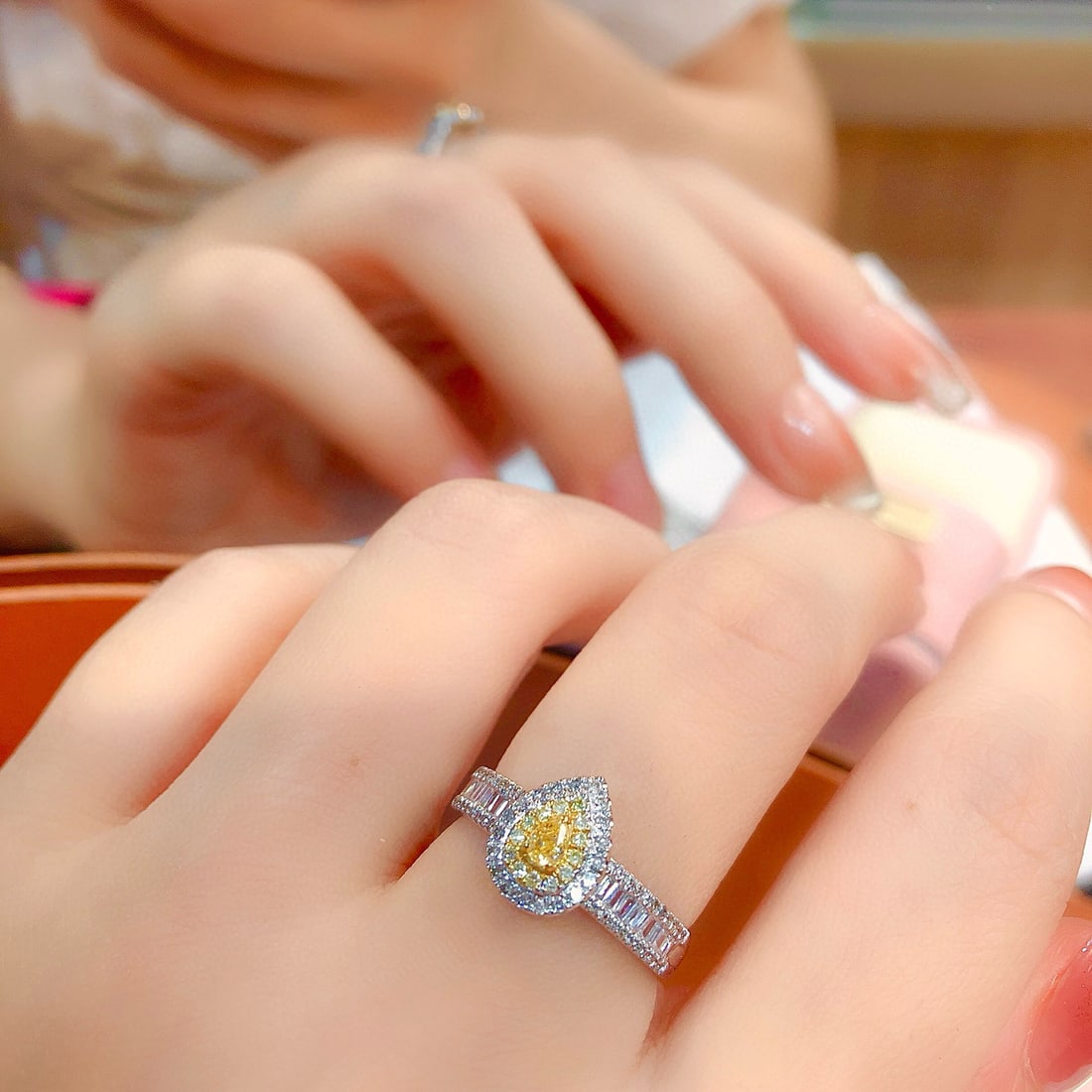 14k Gold 0.8 Ct Natural Color Diamond Ring - 5
