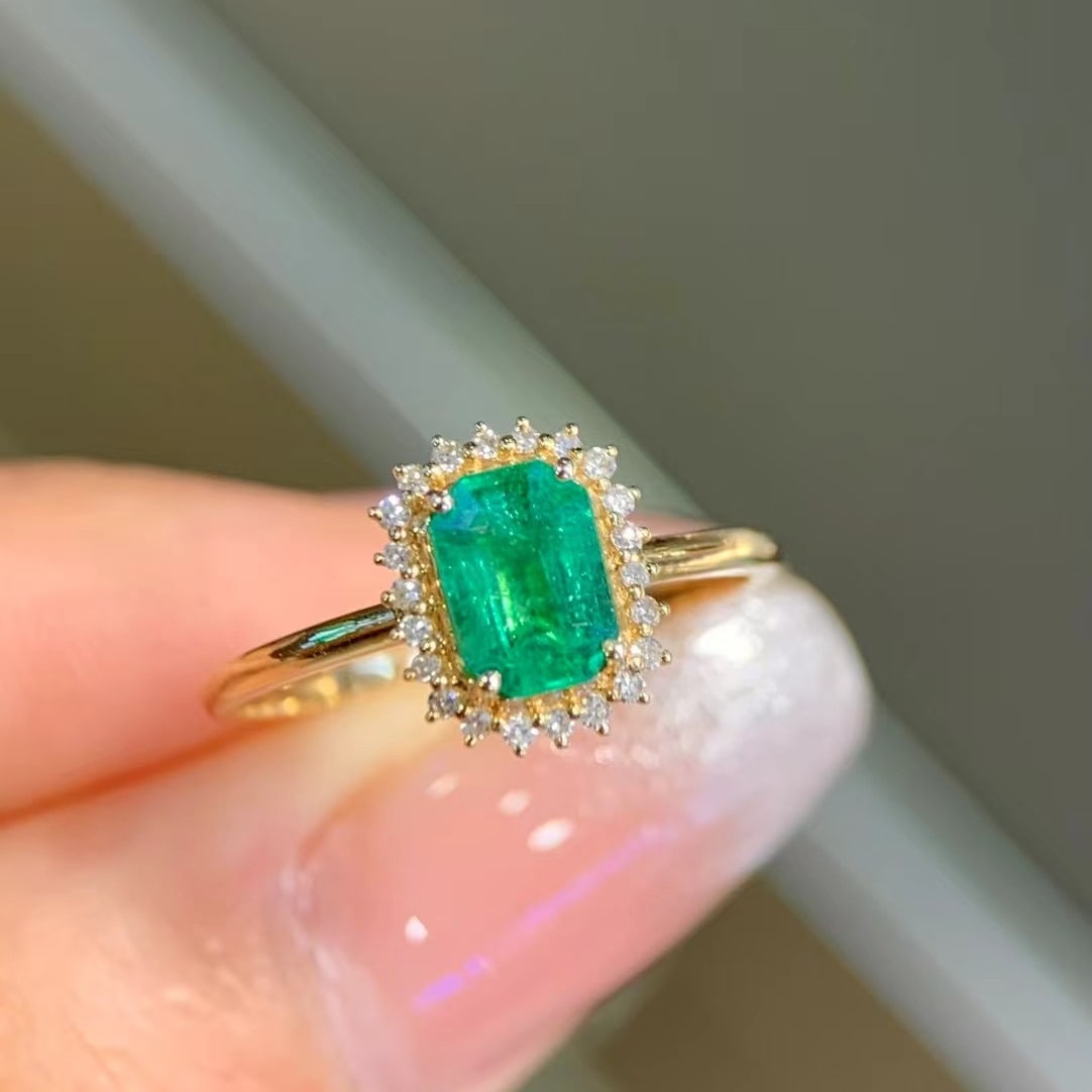 14k Gold 1 Ct Natural Emerald & Diamond Ring: Ref:230971245 // gold content:14k gold // ring size:7. 25us // // main gemstone:emerald // shape:octagonal // carat weight:1ct // color:green // treatment:natural // // adjacent gemstone 2 : diamond