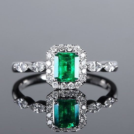 14k Gold 1.01 Ctw Vivid Green Natural Emerald & Diamond Ring: Ref:230972042 // gold content:14k gold // ring size:7. 25us // // main gemstone:emerald // shape:octagonal // carat weight:0. 68ct // color:vivid green // treatment:natural // // adjacent gemstone 2