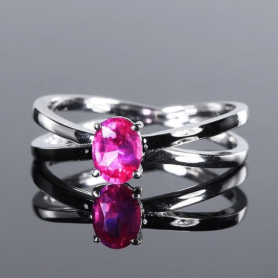 14k Gold 0.62 Ct Natural Sapphire Ring: Ref:230972024 // gold content:14k gold // ring size:7. 25us // // main gemstone:sapphire // shape:oval // carat weight:0. 62ct // color:pink // treatment:natural // Low Estimate: 3300 High Estimate: