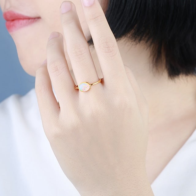 14k Gold 0.7 Ct Natural Opal Ring - 7
