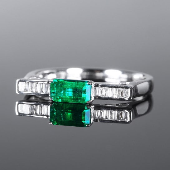 14k Gold 0.69 Ctw Vivid Green Natural Emerald & Diamond Ring - 2