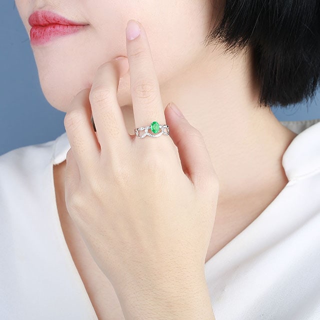 14k Gold 0.70 Ctw Vivid Green Natural Emerald & Diamond Ring - 7