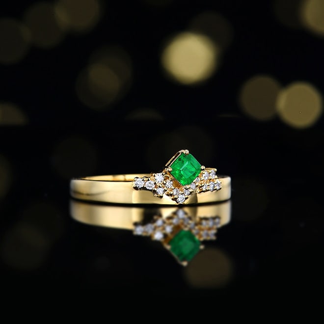 14k Gold 0.36 Ctw Vivid Green Natural Emerald & Diamond Ring - 3