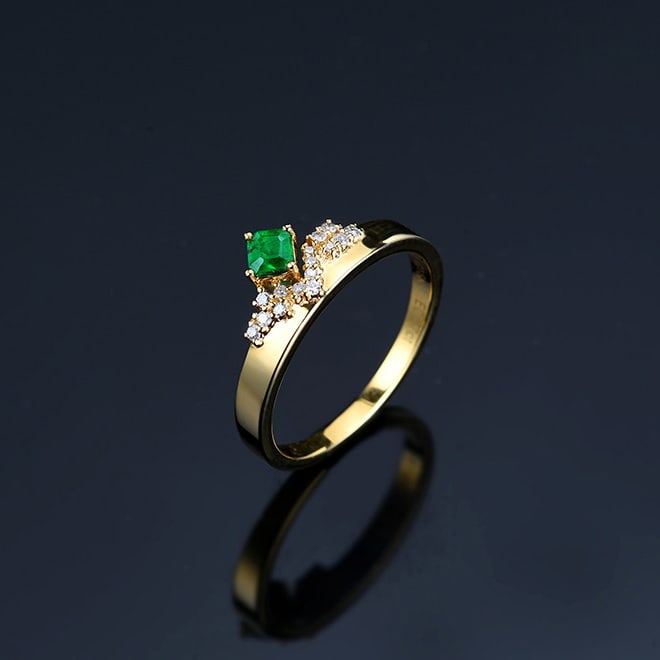 14k Gold 0.36 Ctw Vivid Green Natural Emerald & Diamond Ring - 4