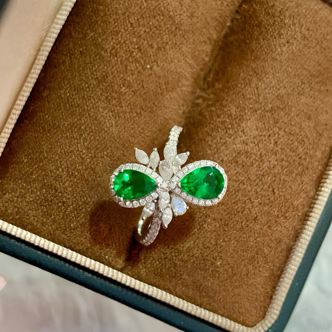 14k Gold 1.62 Ctw Vivid Green Natural Emerald & Diamond Ring - 4