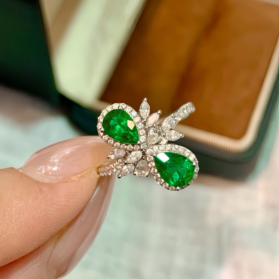 14k Gold 1.62 Ctw Vivid Green Natural Emerald & Diamond Ring - 5