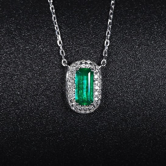 14k Gold 0.64 Ctw Vivid Green Natural Emerald & Diamond Necklace: Ref:230972154 // gold content:14k gold // main gemstone:emerald // shape:octagonal // carat weight:0. 5ct // color:vivid green // treatment:natural // // adjacent gemstone 2 : diamond // number of