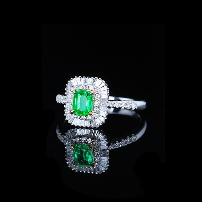 14k Gold 0.97 Ctw Vivid Green Natural Emerald & Diamond Ring - 2