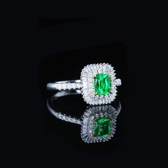 14k Gold 0.97 Ctw Vivid Green Natural Emerald & Diamond Ring - 3