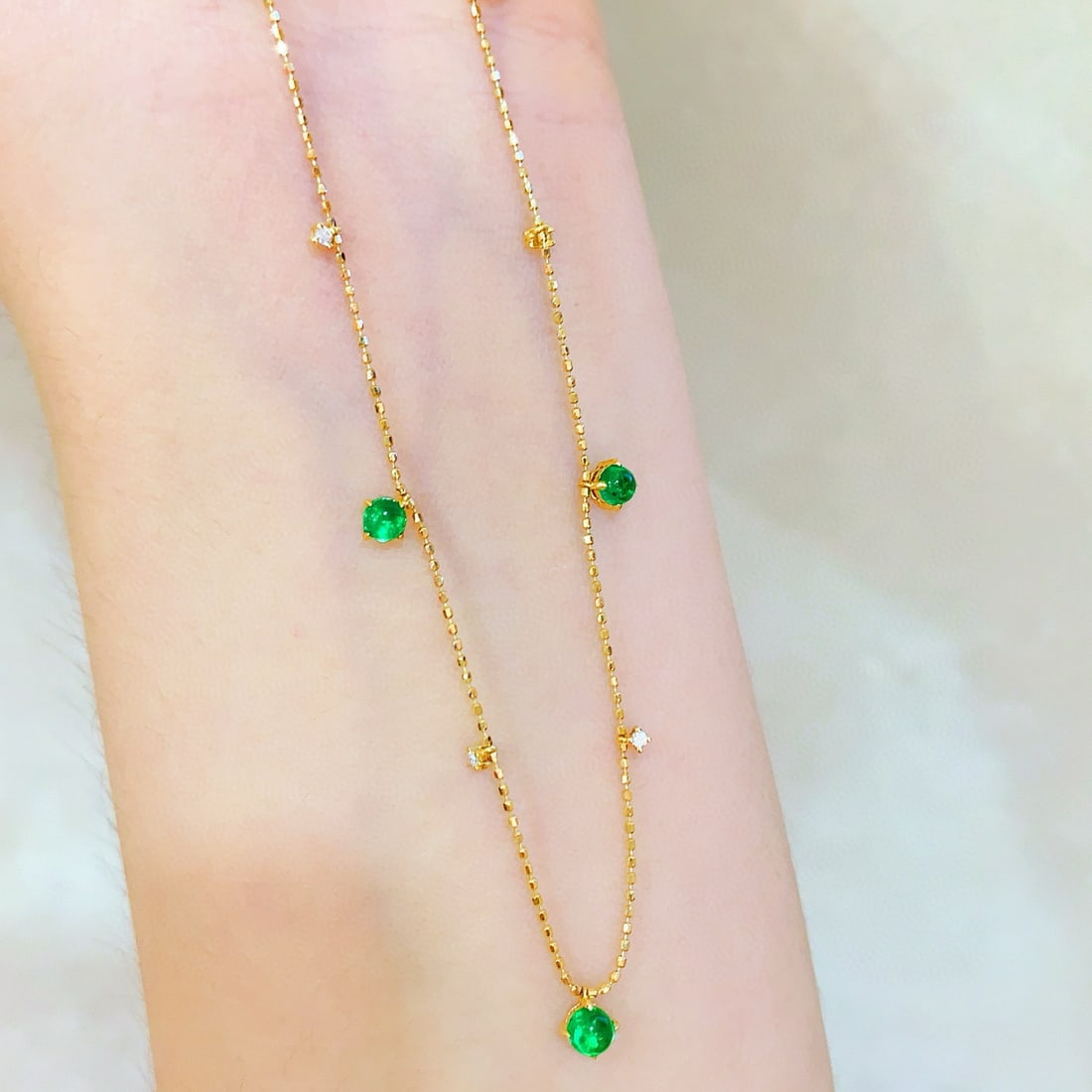 14k Gold 0.81 Ctw Vivid Green Natural Emerald & Diamond Necklace - 3