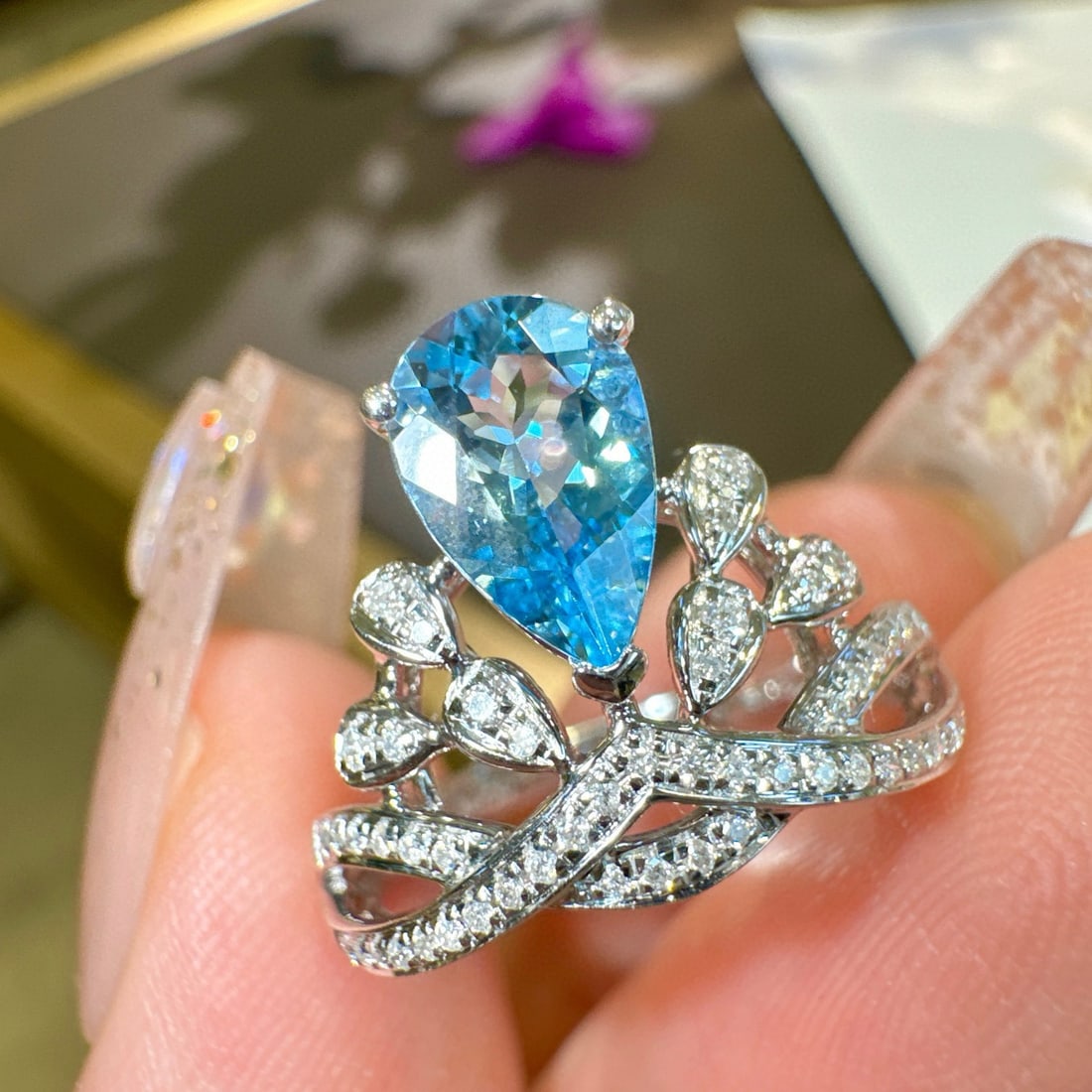 14k Gold 0.75 Ct Natural Aquamarine & Diamond Ring: Ref:230972267 // gold content:14k gold // ring size:7. 25us // // main gemstone:aquamarine // shape:pear // carat weight:0. 75ct // color:santa maria color // treatment:natural // // adjacent